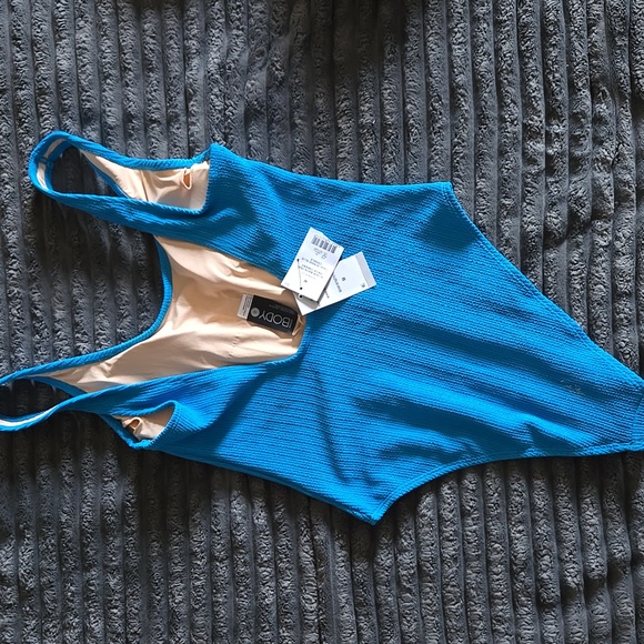 *BUNDLE* 3 One Piece Swim Suits in a M, 8, & 10 - Picture 3 of 12